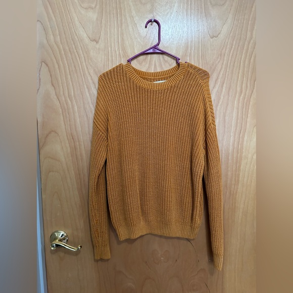 Women’s Sweater - Picture 1 of 3